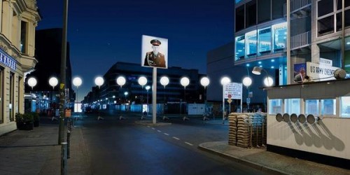 Berlino, 8000 palloncini luminosi per rievocare la caduta del muro